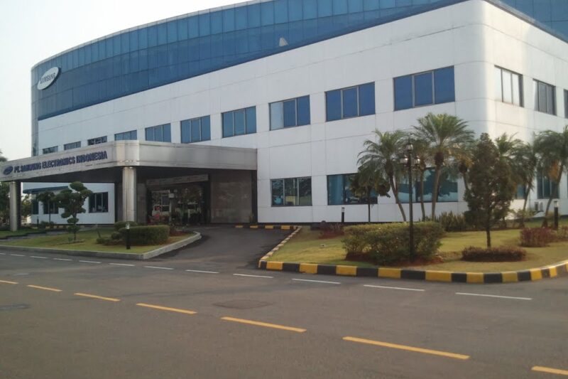 Samsung Dikabarkan Belum Minat Tawarkan Smartphone Lipat Murah