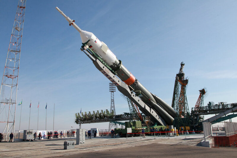 Roscosmos Diperkirakan Luncurkan Satelit Low Earth Orbit